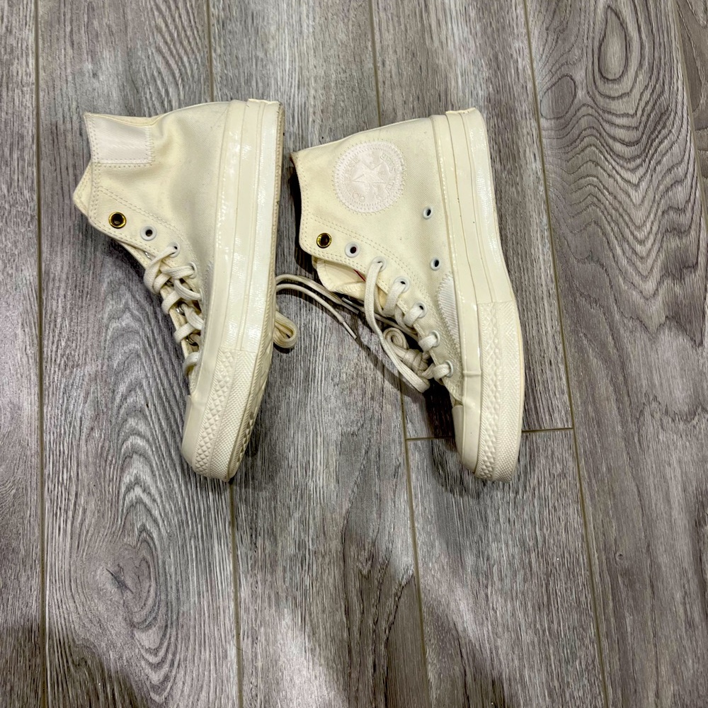 BRAND NEW WOMENS WHITE CONVERSE - SIZE 7 WITH TAG* - Picture 3 of 6